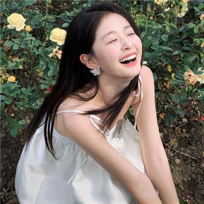 圣洁的艾曼妞